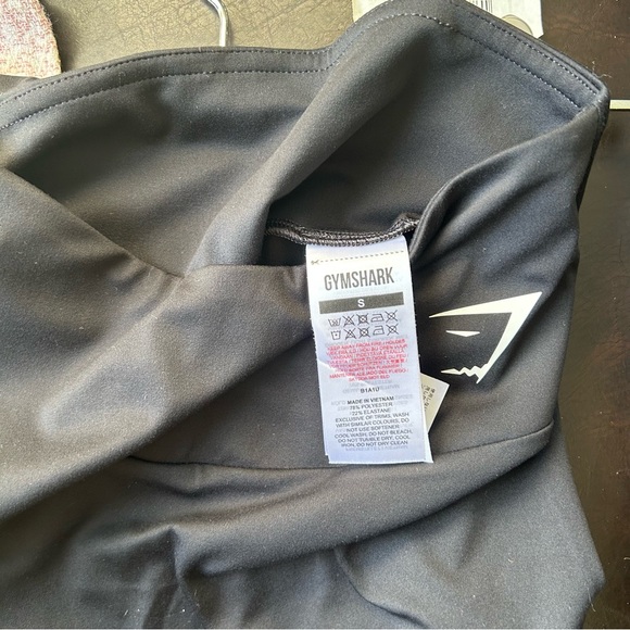 Gymshark Black High-rise Training Crop - Picture 5 of 5